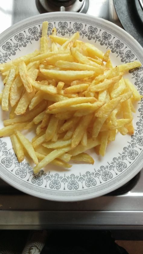 French Fries Snap, Cheesy Fries, Foodie Instagram, Makeup Accesories, Food Coma, Food Snapchat, French Fries, Snapchat, Dinner Recipes