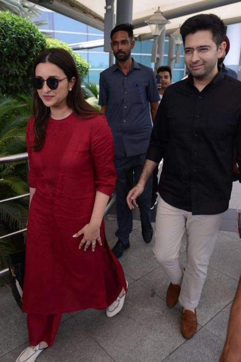 Parineeti Chopra Outfits Indian, Parineeti Chopra And Raghav Chadha, Pareeniti Chopra, Raghav Chadha, Floral Prints Fashion, Latest Maxi Dresses, Get Engaged, Dress Book, Festival Skirts