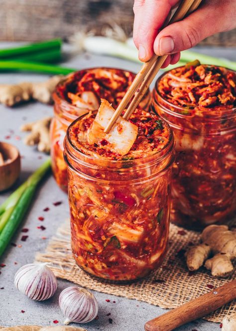 Learn how to make Homemade Vegan Kimchi with this quick and easy recipe + simple fermentation guide - It's spicy, flavorful and a healthy Korean side dish! Vegan Kimchi Recipe, Vegan Kimchi, Fermented Kimchi, Korean Side Dishes, Fermented Cabbage, Kimchi Recipe, Recipe Simple, How To Make Homemade, Vegetable Dishes