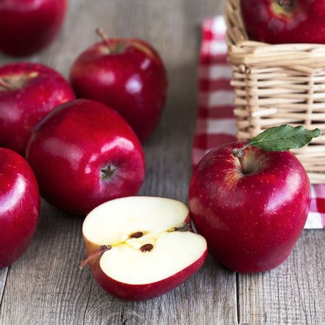 Apples Food Photography, Dessert Reference, Apple Aesthetic Fruit, Fall Apples Aesthetic, Apples Aesthetic, Apple Asethic Fruit, Apple Images Fruit, Autumn Apples Photography, Types Of Apples