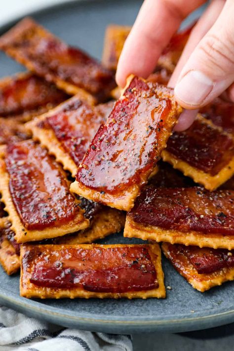 Introducing the easiest and tastiest appetizer that every party needs! Bacon crackers start with a buttery cracker layered with salty bacon and sprinkled with brown sugar and black pepper. It only takes 4 ingredients to make this sweet and salty snack. Candied Bacon Crackers 12 Tomatoes, Bacon Appetizers Easy, Bacon Crackers, Bacon Cracker, Crackers Appetizers, Entertaining Snacks, Bacon Wrapped Appetizers, Club Crackers, Crackers Recipe