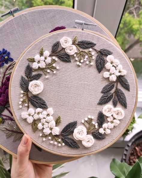 Diana Vingert, Pdf Embroidery Pattern, Hand Embroidery Patterns Flowers, Free Pdf Pattern, Floral Embroidery Patterns, Hand Embroidery Videos, Pola Sulam, Hand Embroidery Flowers, Embroidery Patterns Vintage