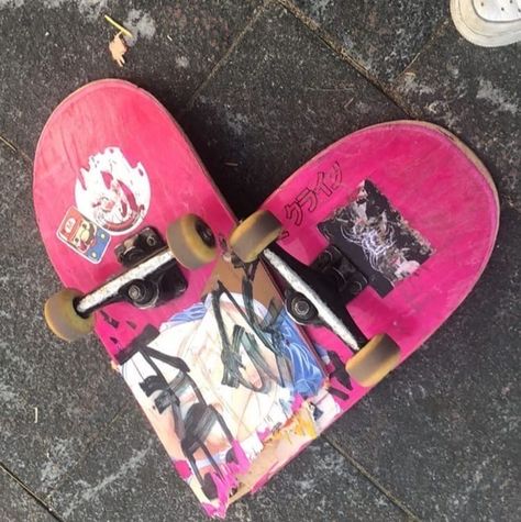 Skater Core, Skate Vibes, Skate Aesthetic, Skateboard Aesthetic, Skateboard Art Design, Mattheo Riddle, Skate 3, Vintage Skateboards, Skater Aesthetic