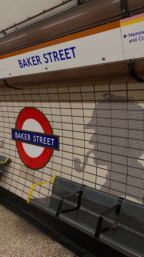 London Metro Aesthetic, London Baker Street, Aesthetic Pictures London, 221b Baker Street Aesthetic, Life In London Aesthetic, Baker Street Aesthetic, London Street Aesthetic, London Streets Aesthetic, London Apartment Aesthetic