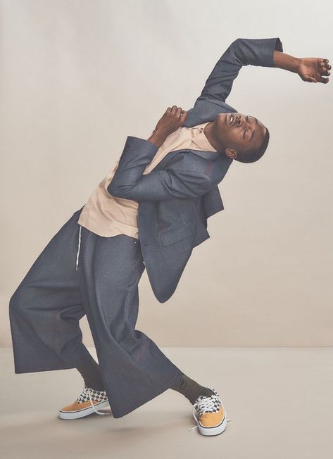 Ashton Sanders (L'Uomo Vogue) Ashton Sanders, Action Reference, Vogue Poses, 남성 근육, High Fashion Poses, Male Models Poses, Lower Extremity, Fashion Model Poses, Man Portrait