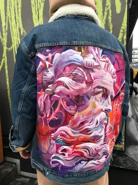 Painting Clothes, Customised Denim Jacket, Custom Jean Jacket, Denim Embroidery, Creative Clothes, Boho Jeans, Denim Art, Painted Denim Jacket, Painted Jacket