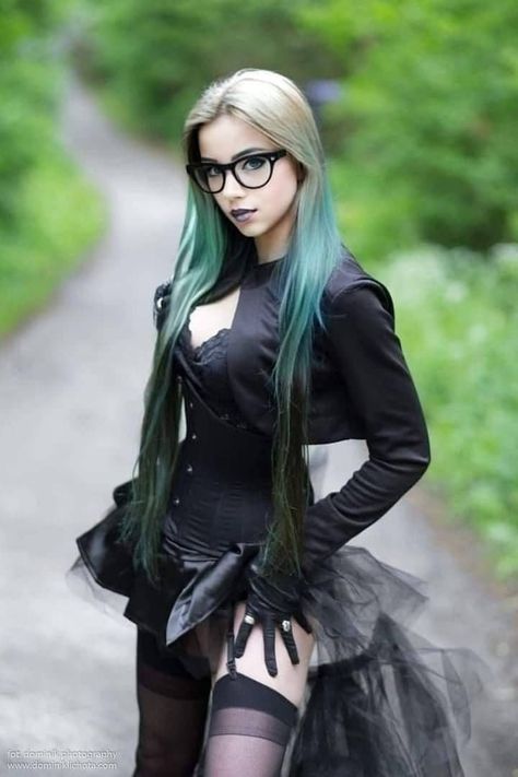 Punk Girls, Steam Girl, Steampunk Women, Gothic Models, Black Clothes, Goth Women, Goth Beauty, Punk Girl, Gothic Beauty