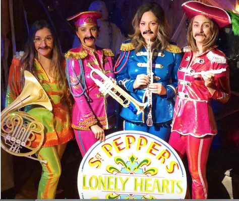 Beatles Sarg Pepper Costume Beatles Halloween, Beer Pong Costume, Funny Group Costumes, Beatles Themed Party, Beatles Costume, Zombie Couple Costume, Group Costume Ideas, Group Halloween Costume Ideas, Lonely Hearts Club