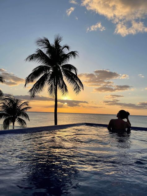 Summer Aesthetic Pool, Sunset Summer Aesthetic, Mexico Pictures, Pool Aesthetic, Pool Photography, Pool Picture, Vision Board Pictures, Cozumel Mexico, Letter X