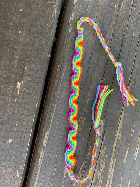 Rainbow Bracelet String, Wave Pattern Friendship Bracelet, Vertical Wave Friendship Bracelet, Friendship Bracelets Wave, Wave Pattern Bracelet, Greek Wave Friendship Bracelet, Wave Bracelet Pattern, Wave Friendship Bracelet, Embroidery Thread Bracelets