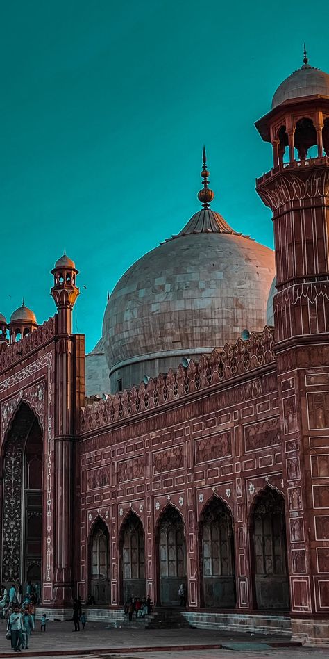 Badshahi Mosque Aesthetic, Beautiful Mosques Wallpaper, Lahore Architecture, Badshahi Masjid Lahore, Pakistan Mosque, Badshahi Masjid, Badshahi Mosque, Pakistani Art, Wall Carvings