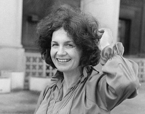 Alice Munro Wiki, Biography, Age, Bio, Nobel Prize, Writing Style, PDF, Dear Life, Best Short Stories, Good Reads, Husband, Married, Kids, Net Worth History Of Literature, Alice Munro, University Of Western Ontario, Best Short Stories, Nobel Prize In Literature, A Writer's Life, Story Writer, Jack White, Insightful Quotes