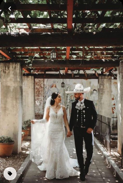 Charro Wedding Dress, Ranchero Wedding, Rancho Wedding Mexican, Mariachi Wedding, Rancho Wedding, Mexican Wedding Traditions, Vestidos Country, Mexican Wedding Decorations, Charro Wedding