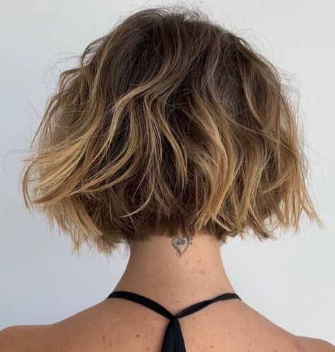 Short Brunette To Blonde Hair, Short Dark Blonde Bob, Short Bob Highlights Brunettes, Short Bob With Highlights Brunette, Tousled Short Hair, Short Bob Balayage Brunettes, Short Bob Highlights, Short Bob Balayage, Short Bob Brown Hair