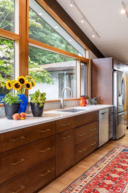 Mid Century Modern Deck, Small Modular Kitchen Design, Small Modular Kitchen, Living Room Mid Century Modern, Room Mid Century Modern, Living Room Mid Century, Mid Century Modern Kitchen Design, Deck House, Modern Kitchen Remodel