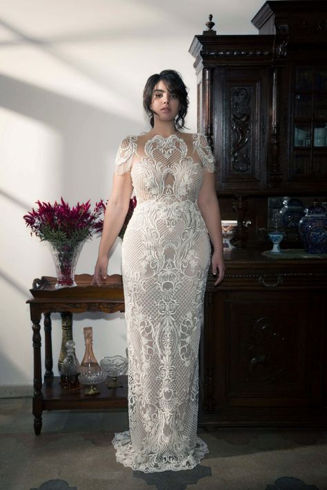 Curvy Wedding Dress, Curvy Wedding, Plus Wedding Dresses, Boda Mexicana, Plus Size Gowns, Couture Wedding Gowns, Beautiful Wedding Gowns, Wedding Idea, Wedding Dresses Plus Size