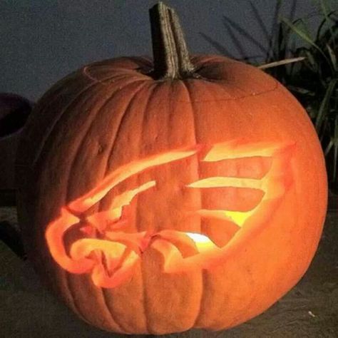 . Eagles Pumpkin Carving, Eagles Pumpkin, Football Pumpkin, Eagles Philadelphia, Eagles Gear, Philly Eagles, 90s Fashion Outfits Hip Hop Party, Nike Apparel, Go Eagles