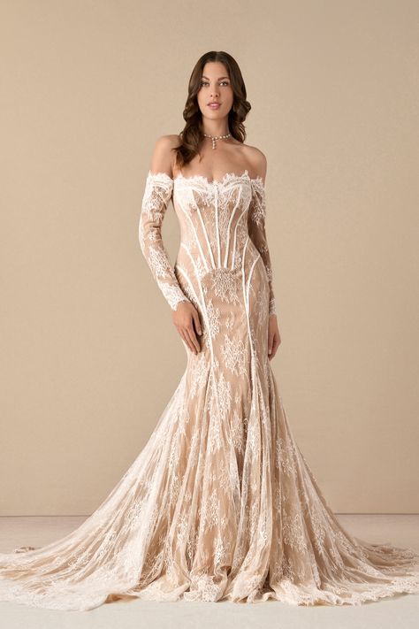 Bohemian wedding dress lace