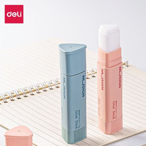 Aesthetic Glue Stick, Glue Stick Aesthetic, Cute Glue Stick, Aesthetic Glue, Preppy School Supplies, Pretty School Supplies, Stationery Obsession, Cute Stationary School Supplies, School Bag Essentials