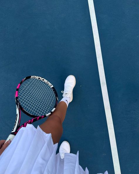 Tennis Girl Aesthetic, Mode Tennis, Squash Tennis, Tennis Lifestyle, Foto Sport, Tennis Photography, Tennis Aesthetic, Tennis Games, Tennis Life