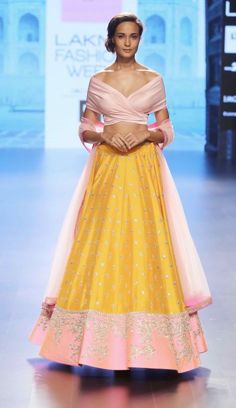 10+ Stunning Bridal Outfit Ideas for Haldi Ceremony to Flaunt in 2020 Lakme Fashion Week 2016, Lehenga Design, Saree Bollywood, Yellow Lehenga, Colour Contrast, Salwar Kamiz, Red Lehenga, Indian Lehenga, Ghagra Choli