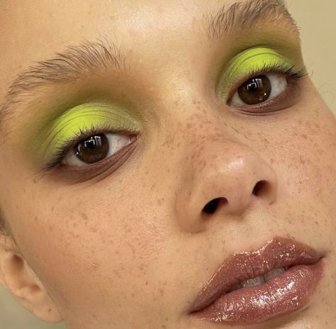 Olive Eyes, Maquillage On Fleek, Funky Makeup, Eye Makeup Looks, Eye Makeup Art, Editorial Makeup, Makeup Eyeliner, Creative Makeup, Pretty Makeup