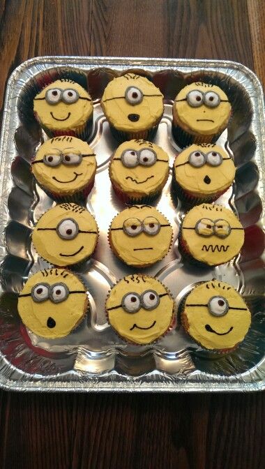 All buttercream minion cupcakes ©SweetPerks Fondant Minions, Birthday Cupcakes Boy, Minions Cake, Cupcake Recipes From Scratch, Cupcakes Fondant, Minion Birthday Cake, Ideas Cupcakes, Minion Cupcakes, Fun Cupcake Recipes