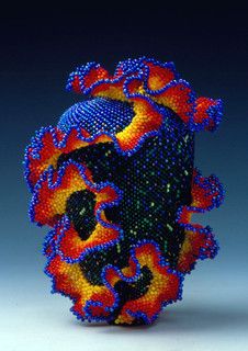 Beaded Sculpture Art, 3d Seed Bead, Beaded Sculpture, Beaded Vase, Hyperbolic Crochet, Bead Sculpture, Beaded Objects, Seed Bead Art, Beaded Stuff