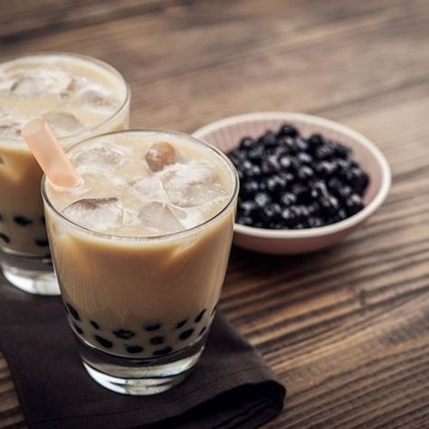 A delicious Salted Caramel Milk Tea Recipe produced by SHOTT Beverages. Salted Caramel Milk Tea Cafe recipe suggestions from Good Food Warehouse. Caramel Milk Tea Recipe, Caramel Milk Tea, Iced Milk Tea, Food Warehouse, Iced Milk, Milk Tea Recipe, Milk Tea Recipes, Ice Milk, Tea Recipe