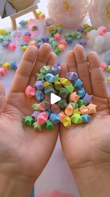 Easy Origami Stars Step By Step, How To Do Paper Stars, Useful Origami Diy, Thing To Make Out Of Paper, Easy Oragami Things To Make, How To Make Origami Stars, How To Make Stars Out Of Paper, What To Do With Paper Stars, How To Make Paper Stars