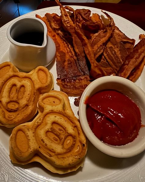 Wanna know a little secret? 🤫 Aboard Disney Cruise Line If you have food allergies and pre order your breakfast for the next morning, and you ask *nicely* they just might make you Mickey Churro Waffles. 💕 They are highly coveted and only make surprise appearances on board at the regular buffet. These two varieties of allergy friendly Mickey waffles ALWAYS hit the spot on our Disney cruises. Mickey waffles are what we look forward to on our trips to Walt Disney World and Disneyland too! ... Disneyland Breakfast, Churro Waffles, Mickey Waffles, Disney Cruises, Cruise Food, Unique Backpacks, Cruise Line, Disney Stuff, Disney Cruise Line