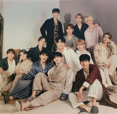 Seventeen Group Photoshoot, Square Pic, Coups Seventeen, Seventeen Junhui, Cake Photos, S.coups Seventeen, Going Seventeen, Photo Grouping, Seventeen Wallpapers