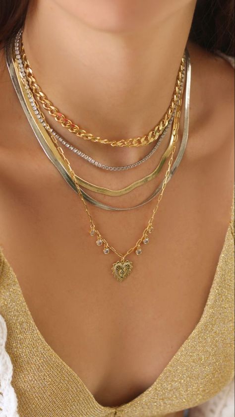 Mix Silver And Gold Jewelry, Silver And Gold Necklace Layering, Gold And Silver Necklaces Layered, Gold Silver Jewelry Mix, Gold And Silver Jewelry Mixed, Gold And Silver Jewelry Together Mixed Metals, Gold Silver Jewelry Mix Jewellery, Mix Gold And Silver Jewelry, Mixing Metals Jewelry