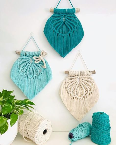 Macrame Small Wall Hanging, Simpul Makrame, Free Macrame Patterns, Macrame Wall Hangings, Makramee Diy, Macrame Knots Pattern, Macrame Supplies, Small Macrame, Macrame Wall Hanging Patterns