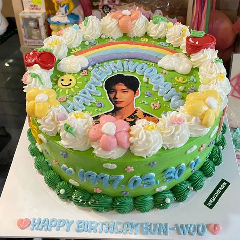 Snake Birthday, Large Fries, Guava Juice, Chocolate Shake, Cha Eun Woo, Amazing Cakes, Glow Up?, Pastry, Birthday Cake