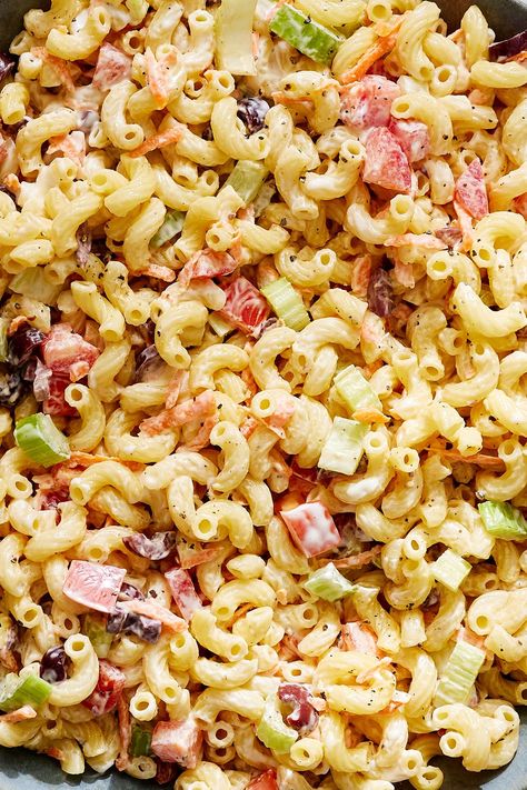 Classic Macaroni Salad Weiner Roast Side Dishes, Hot Dog Sides Ideas, What To Serve With Hot Dogs, Sides For Hotdogs, Hot Dog Side Dishes, Memorial Day Salads, Side Dishes For Hot Dogs, Sides For Hot Dogs, Hot Dog Salad