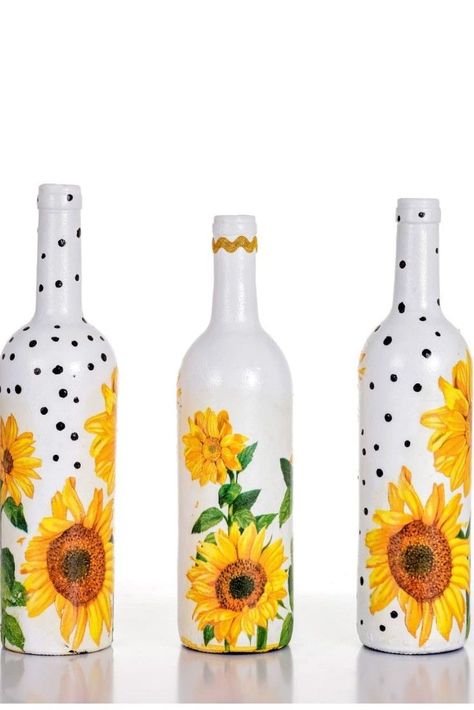 Wine Glass Painting, Painted Glass Bottles, Hand Painted Bottles, Glass Painting Designs, Diy Glass Bottle Crafts, Wine Glass Crafts, Wine Glass Art, Wine Bottle Art, Glass Bottles Art