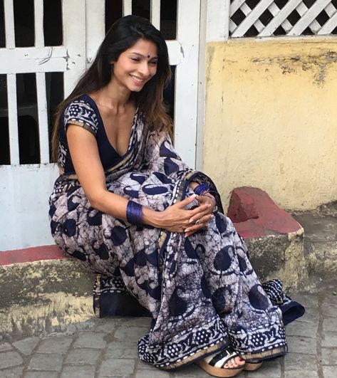 Simplicity Tanishaa Mukerji, Photo Archive, Actress Photos, London England, Indian Fashion, Kimono Top, Actresses