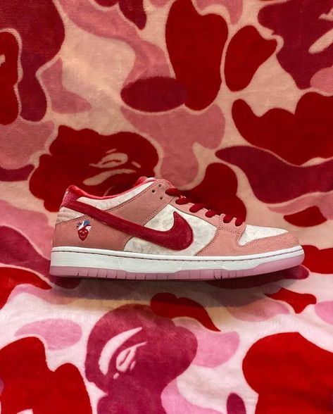 Nike SB Dunk Low StrangeLove,Nike Dunk Low Pink, Pink Nike SB Dunk Strange Love Dunks, Dream Dresser, Nike Sb Dunk Low Pro, Accessory Inspo, All Nike Shoes, Tenis Nike, Nike Sb Dunk Low, Sb Dunk Low, Nike Sb Dunks Low