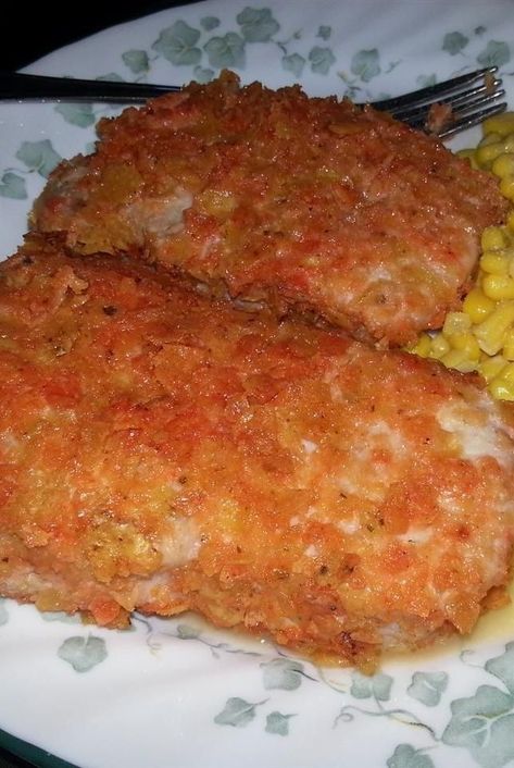 Looking for dinner ideas? Try cooking these doritos pork chops. Use nacho cheese Doritos and ranch Doritos to cook these quick and easy Dorito-breaded pork chops for a delicious weeknight dinner recipe. #dinnerideas #dinnerrecipes #dinnerdishes #familydinnerideas #pork #porkrecipes #bestporkrecipes #porkdinner Pork Chops Fried, Breaded Pork Chops Baked, Nacho Cheese Doritos, Doritos Recipes, Shake And Bake Pork, Strawberry Soup, Sour Cream Cookies, Breaded Pork Chops, Low Carb Pork