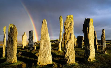 The Callanish Stones, near the village of Callanish on the Scottish Isle of Lewis in the Outer Hebrides, provided the focal point for Bronze Age rituals. A circle of 13 stones surround a seven-ton monolith in the center Lost Technology, Megalithic Monuments, Artists Way, Isle Of Lewis, Sun Worship, Stone Circles, Spiritual Travel, World Wonders, Sacred Sites