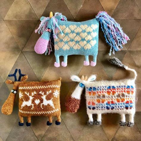 Diy Laine, Small Knitting Projects, Animal Knitting Patterns, Haken Baby, Knitted Animals, Textile Doll, Circular Knitting, Knitted Dolls, Knitted Toys