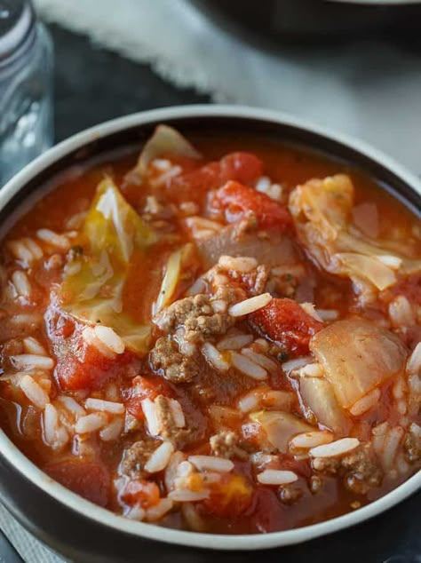 Cabbage Roll Soup Recipe, Slow Cooker Cabbage Rolls, Soup Slow Cooker, Creamy Tortellini Soup, Cabbage Roll Soup, Cabbage Roll, Cabbage Rolls Recipe, Cabbage Soup Diet, Soup Recipes Slow Cooker