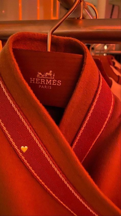 Rich Orange Aesthetic, Orange Luxury Aesthetic, Kaoru Hitachiin, Hermes Aesthetic, Stock Chart Patterns, Hermes Orange, Orange Satin, Glam Room, Orange Aesthetic