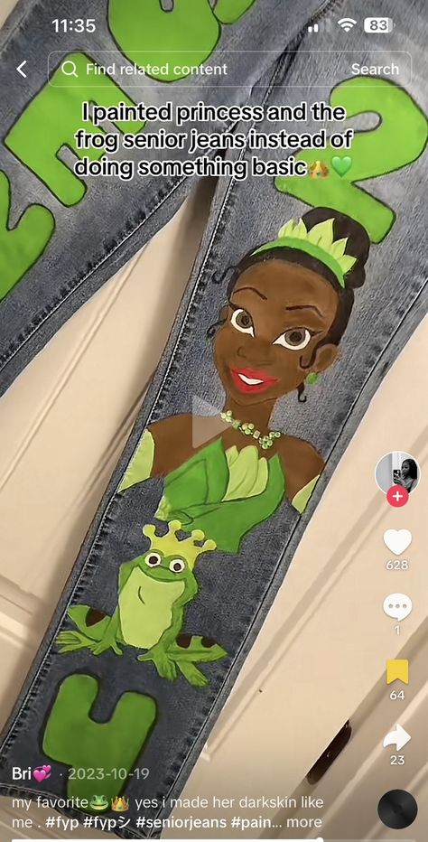 Princess And The Frog Senior Crown, Princess And The Frog Outfits, Senior Caps Ideas, Senior Pants Ideas 2025, Senior Outfit Ideas Black Women, Senior Pants Ideas, High School Graduation Outfit, Senior Painted Jeans, Senior Year Planning