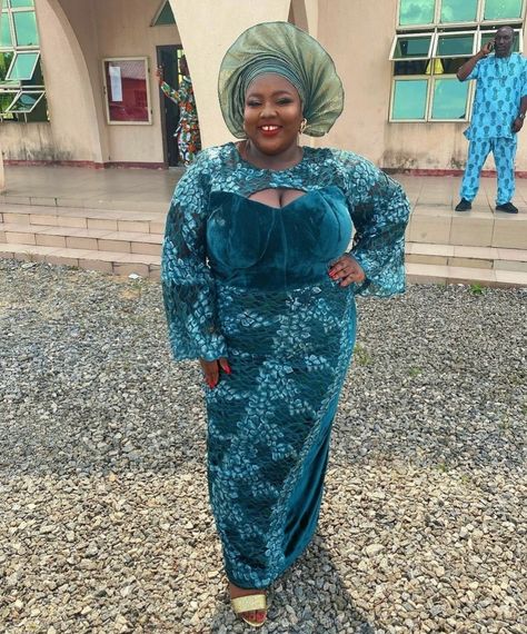 Plus Size Asoebi, Lace Asoebi, Naija Wedding, Asoebi Styles, Bella Naija Weddings, African Print Fashion Dresses, Aso Ebi, African Print Fashion, African Fashion Dresses