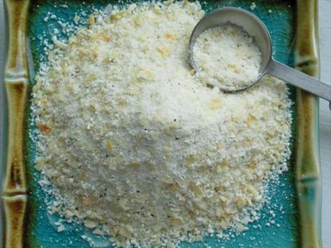 Alfredo Noodles Mix Recipe - Food.com - (maybe substitute onion powder for onion flakes) How To Use Powdered Butter, Alfredo Noodles, Jar Mixes, Onion Flakes, Homemade Dry Mixes, Jar Meals, Diy Mixes, Homemade Spice Mix, Dry Mixes