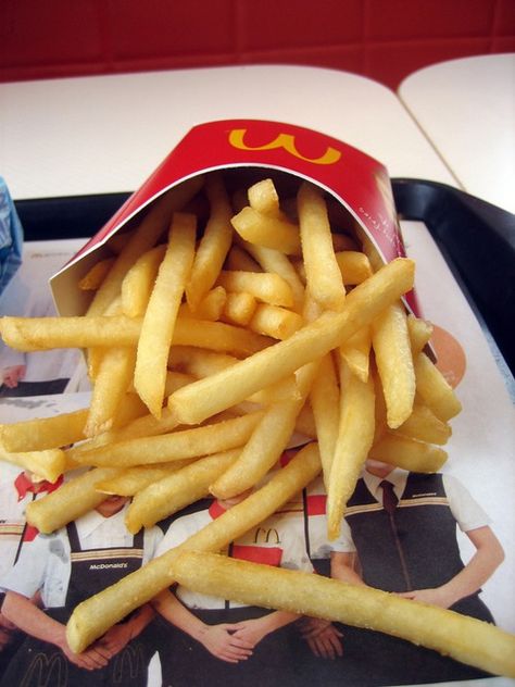 Fries mcdo -  food Mcdonald Menu, French Fried Potatoes, Kawaii Things, Tooth Brush, Food Pin, French Fries, Cute Food, Organic Recipes, Amazing Food