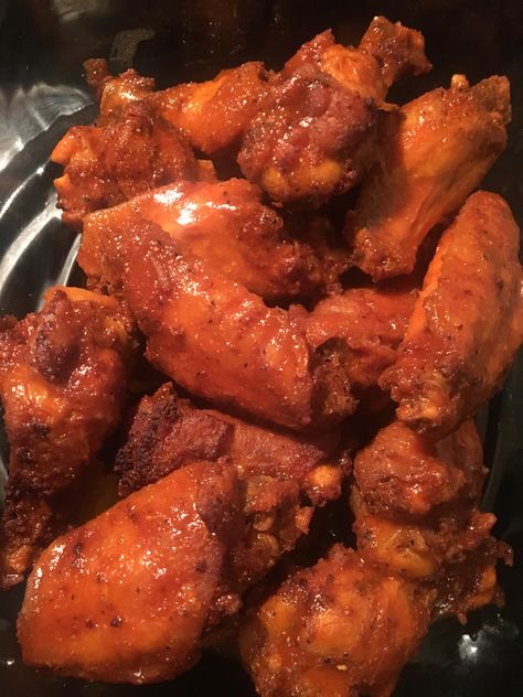 Wings Food, Soul Food Dinner, Hot Wings, Fried Chicken Recipes, Food Dinner, Dinner Food, Food Obsession, Food Cravings, Soul Food