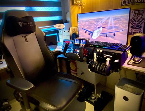 home flight simulator cockpit Microsoft Flight Simulator Setup, Flight Simulator Cockpit Home, Home Flight Simulator, Diy Flight Simulator Cockpit, Flight Simulator Setup, Space Flight Simulator, Cockpit Simulator, Simulator Setup, Flight Simulator Cockpit